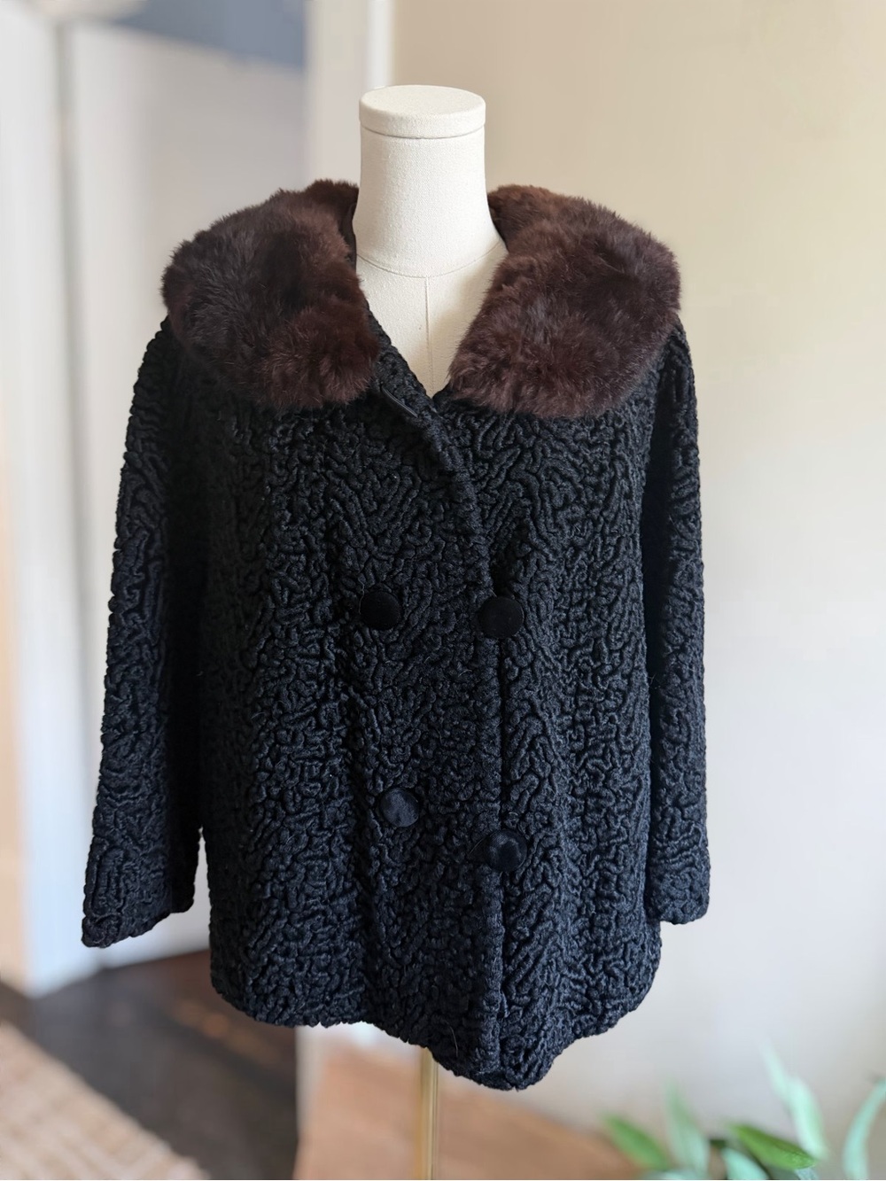 Women's Vintage 1950s Black Teddy Jacket with Brown Fur Collar